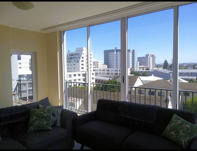 2 BEDROOM APARTMENT TO LET IN STRAND NORTH